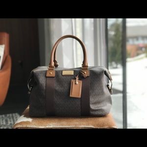 Michael kors LG weekender